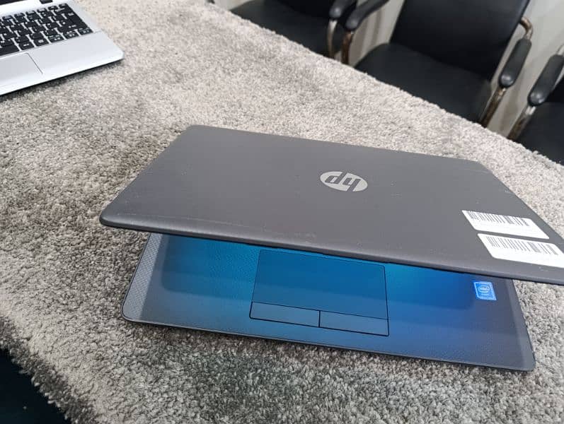 Hp 240 G7 N4020 with ddr4 RAM  with 14.5 inch display 4