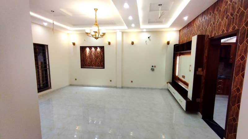 05 MARLA HOUSE FOR SALE LDA APPROVED GAS AVAILABLE IN EASTERN BLOCK PHASE 1 BAHRIA ORCHARD LAHORE 17