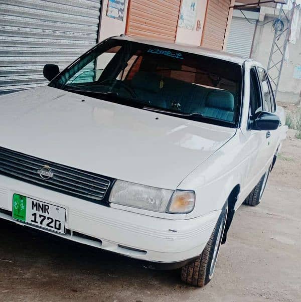 Nissan Sunny 1993 4