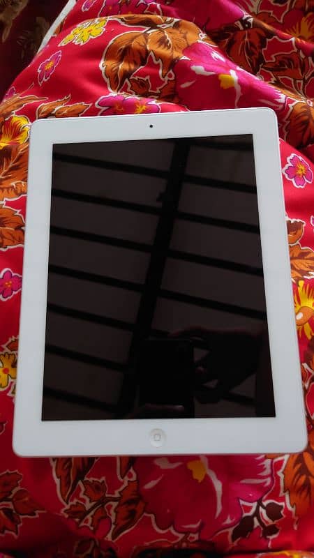 iPad 2 only Wi-Fi urgent sale 4