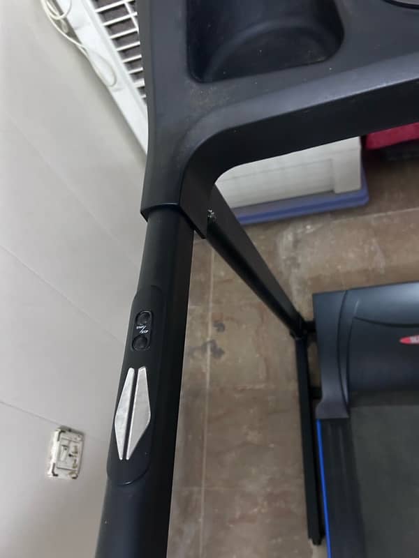 Treadmill 100% New just Few days use 4