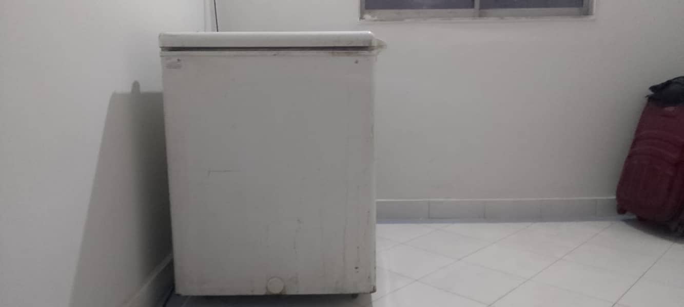 Frige Haier 1 door ( can be fridge/deep freezer) button available 1