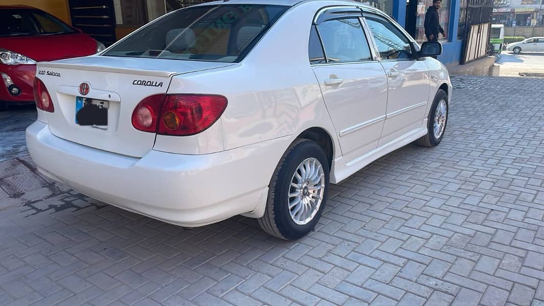 Toyota Corolla 2. D Saloon 2003 1