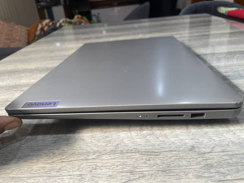 Lenovo Ideapad AMD Athlon Silver 1