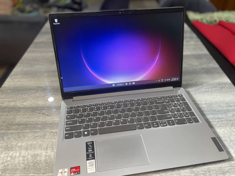 Lenovo Ideapad AMD Athlon Silver 6