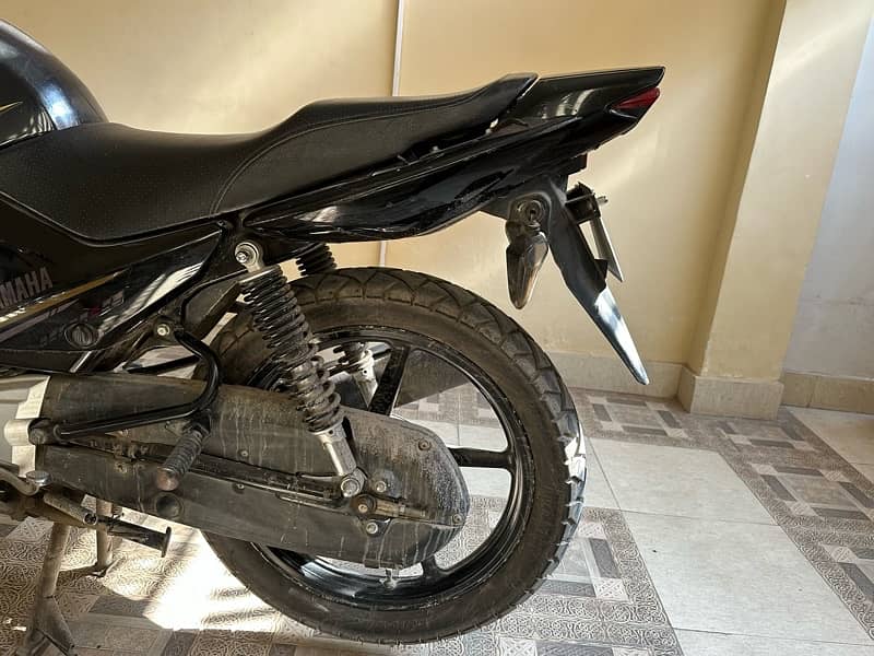 Yamaha YBR125G 2021 6