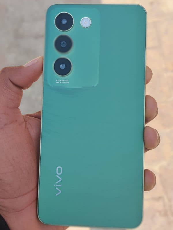 Vivo y100 mob 10 by 10 condition m warranty m hai abhi 20 may tak 3