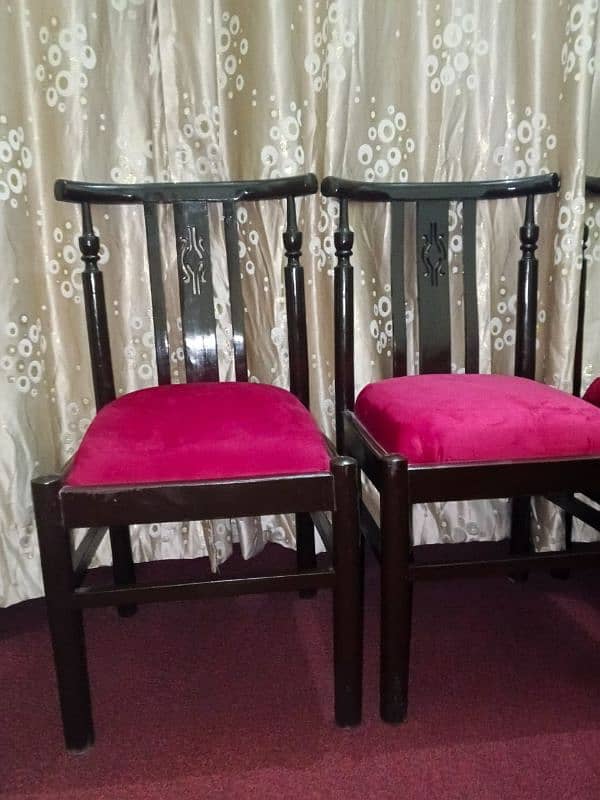 4 Piece Dining Chairs in GooD Condition 1