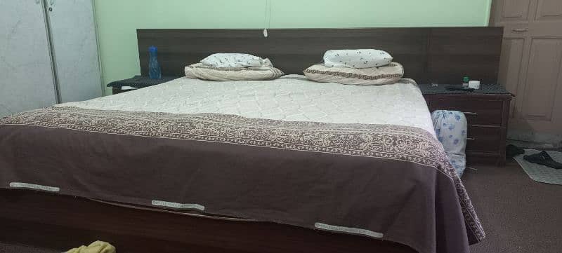 King size bed with attach side tables 0