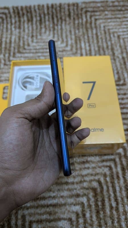 Realme 7 Pro (10/10) 3