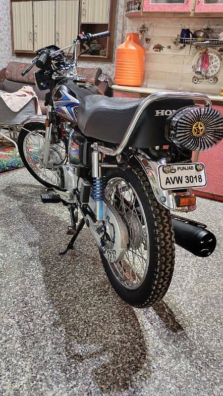 Honda 125. 7