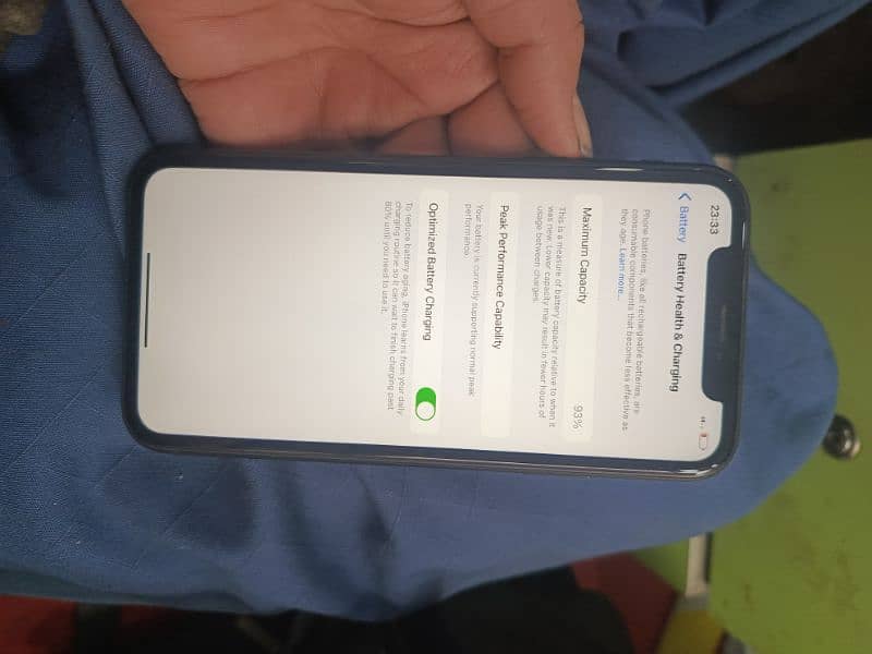 apple xr 64 GB 98 Barry health 3 month sim working 1