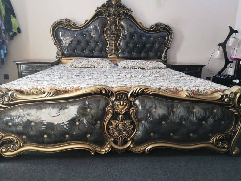 King Size Bed with Side Tables 4