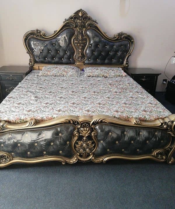 King Size Bed with Side Tables 8