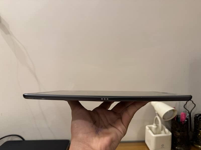 iPad 8 Space Grey / 32gb. 5