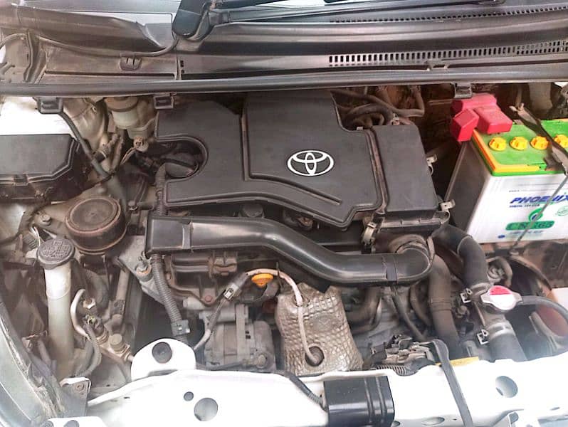 Toyota Vitz 2016 9