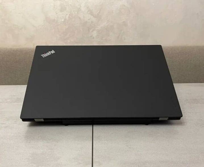 Lenovo ThinkPad T580 Intel Core i7 8th generation/ Lenovo Laptop 4