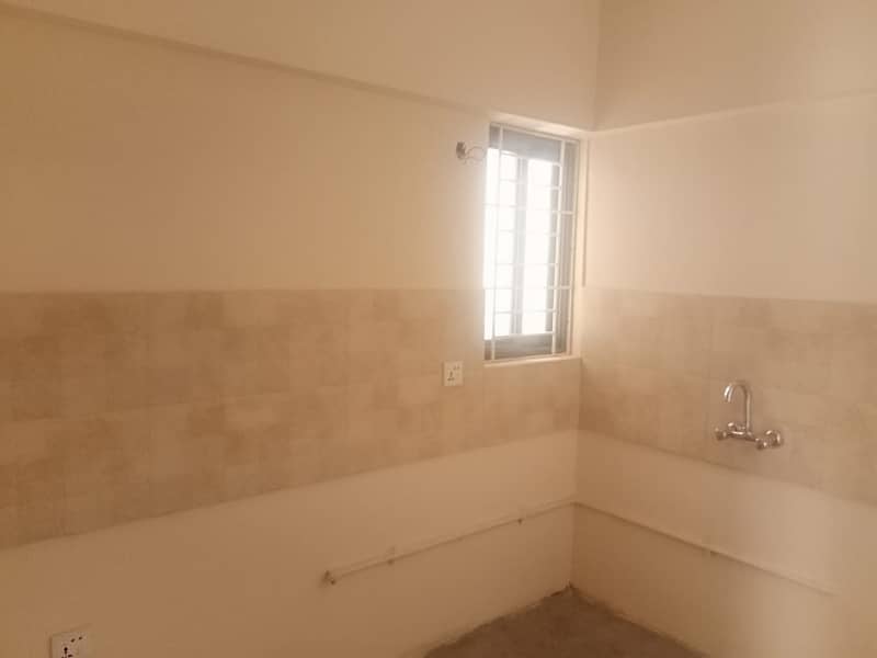 Prime Location 1050 Square Feet Flat In Chapal Courtyard Best Option 7