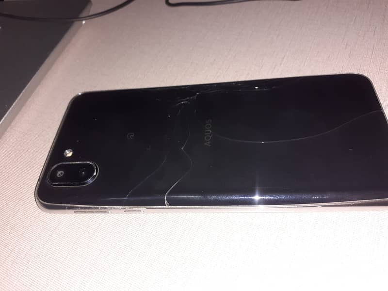 Sharp Aquos R2 Back side Crack 1