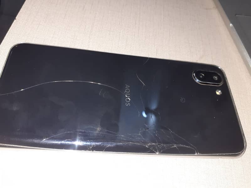 Sharp Aquos R2 Back side Crack 2