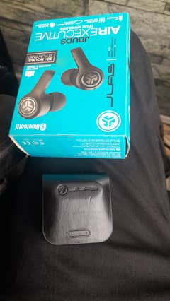 JLab ear Buds 10 /10 Airpod pro