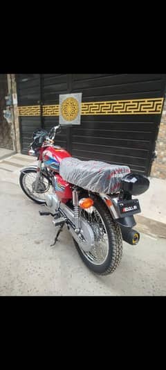 Honda 125 red  new almost ok