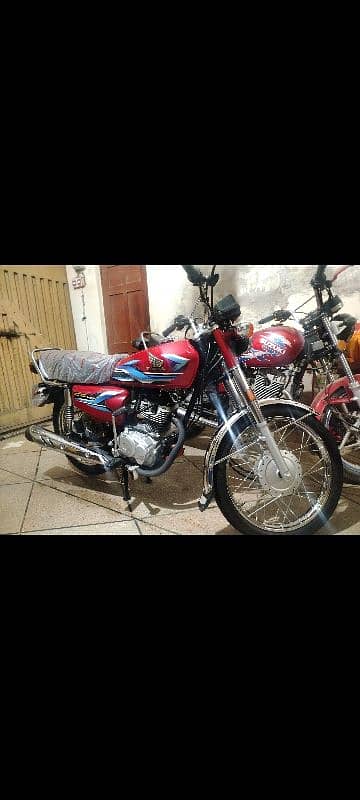 Honda 125 red  new almost ok 1