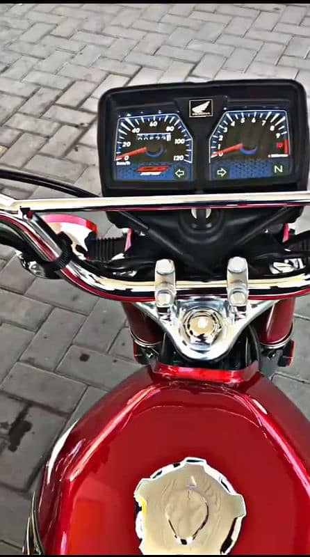 Honda 125 red  new almost ok 4