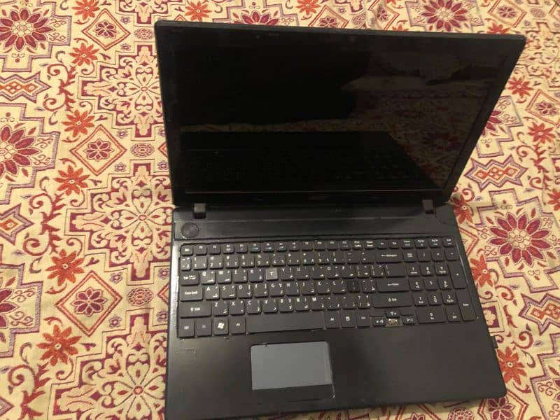 bhai acer ka laptop ha core i 3 128 gb ssd 4gb ram 2