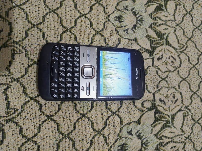 Nokia E5 3G 0