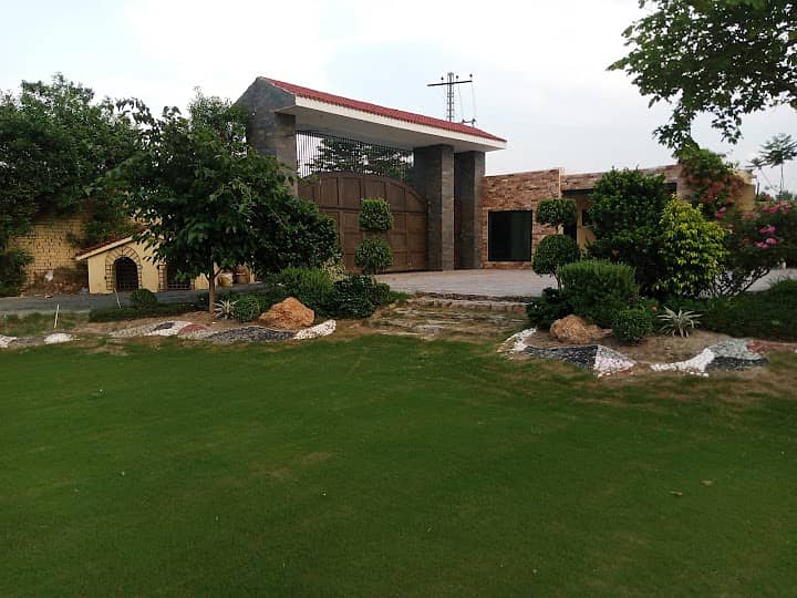 2 Acre Luxury Farm House On Barki Road 0