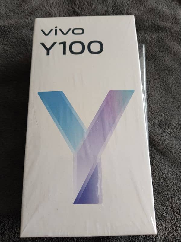 vivo y100 sale with box and charger 0