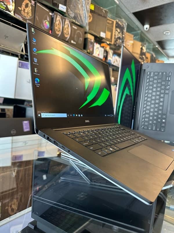 Workstation/PrecisionCi7 6th HQ (15.6 FHD) Nvidia /16 DDR4/Read AD fat 7