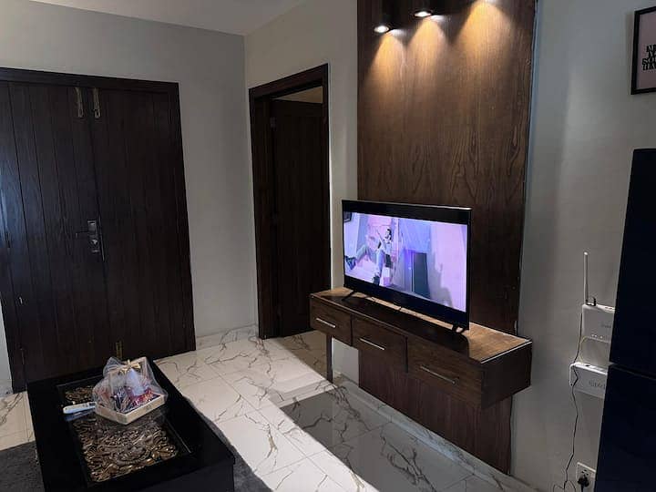 Luxury Apartment for Short Stay/full day Rent in Bahria Town Lahore 10