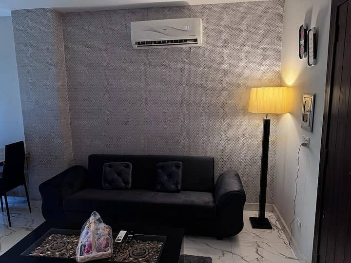 Luxury Apartment for Short Stay/full day Rent in Bahria Town Lahore 11