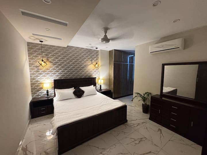 Luxury Apartment for Short Stay/full day Rent in Bahria Town Lahore 12