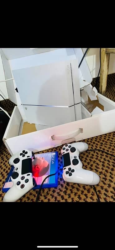 PlayStation 4 glacier addition with box 3