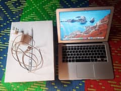 Macbook air 2015 13 inch i5 in 10/10 condition