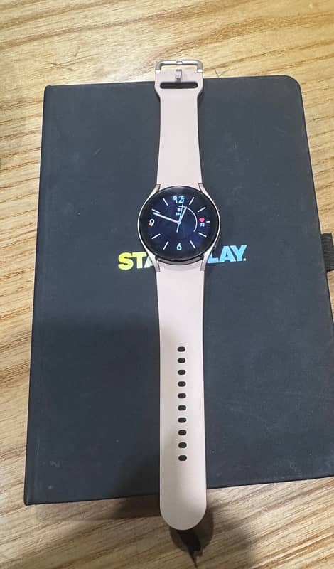 4 month used scratchless Galaxy watch 4 for sale 1