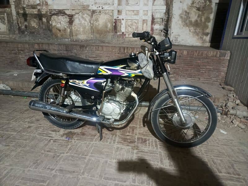 Honda 125 good condition only family use bike 0