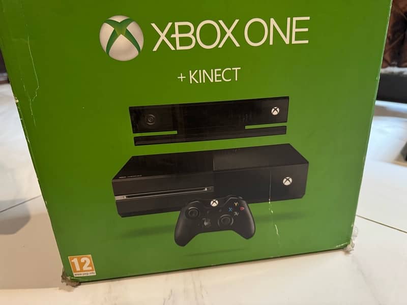 Xbox one with Kinect and 1 controller 2