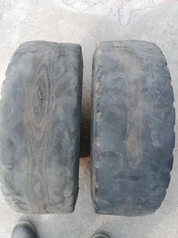 Fork Truck 03 Ton Used Tires ( front back) 0