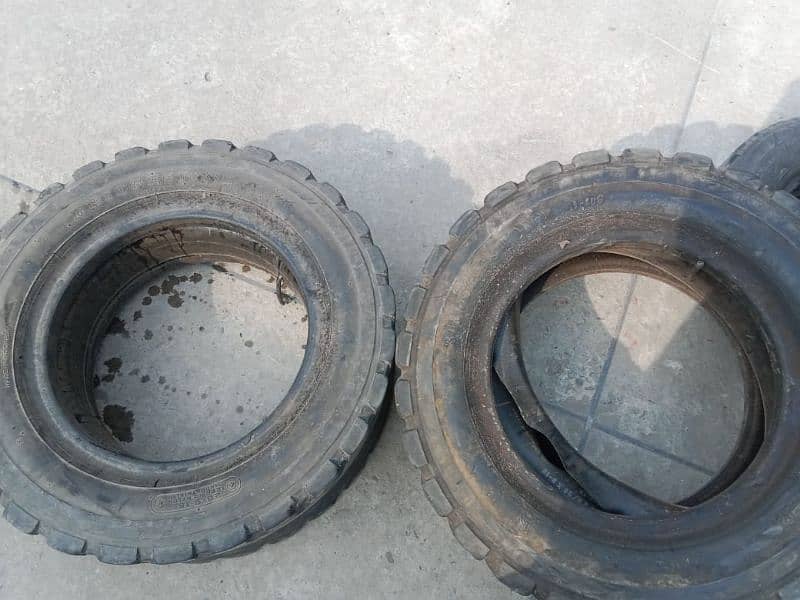 Fork Truck 03 Ton Used Tires ( front back) 3