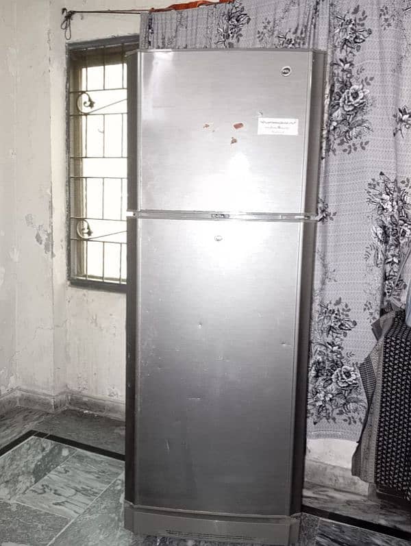 Pel large refrigerator for sale 0