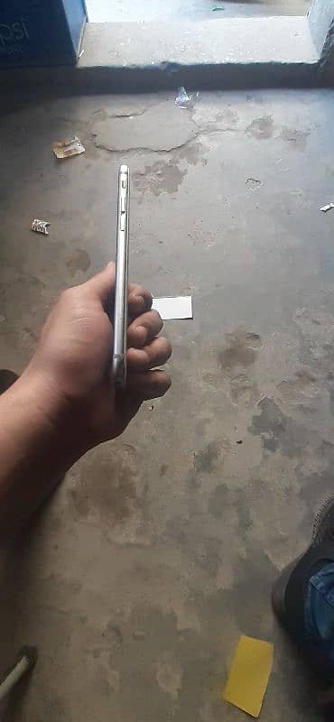 iPhone 6 3