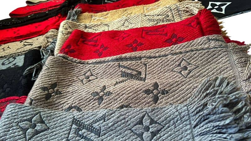 Louis Vuitton logomania 100%authentic scarfs and muffler 3