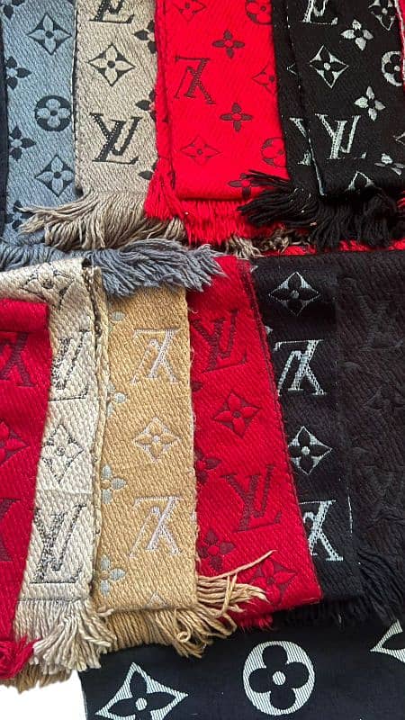 Louis Vuitton logomania 100%authentic scarfs and muffler 5