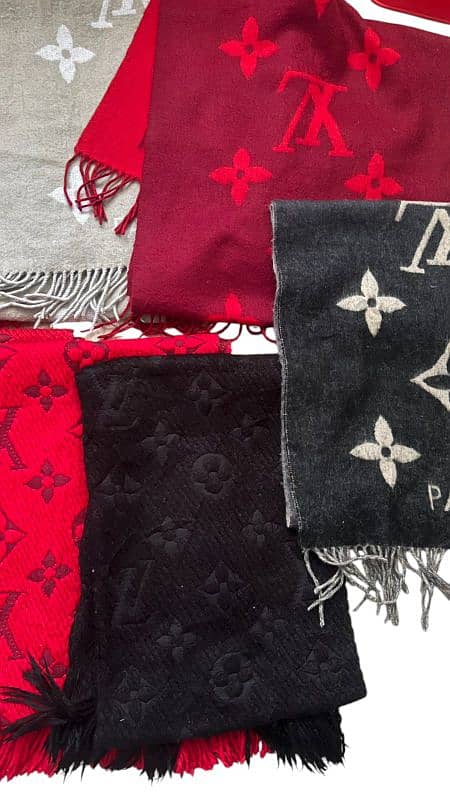 Louis Vuitton logomania 100%authentic scarfs and muffler 6