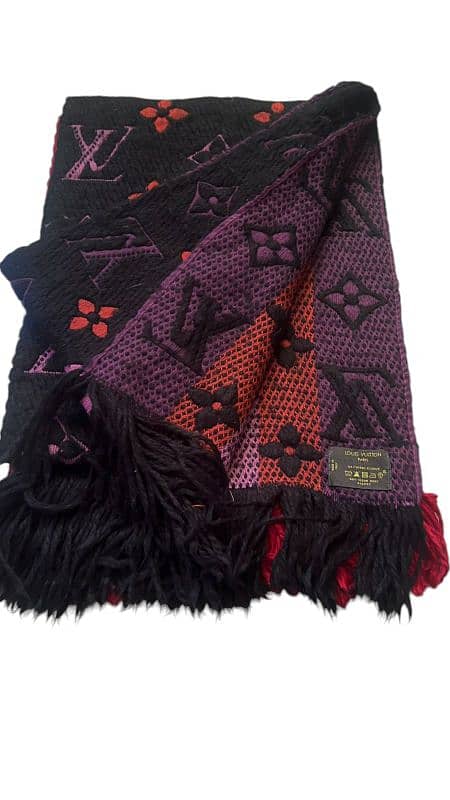 Louis Vuitton logomania 100%authentic scarfs and muffler 11