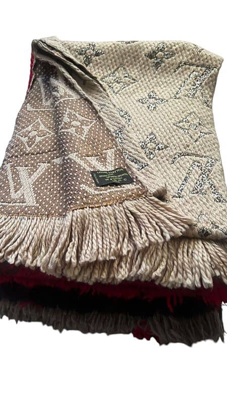 Louis Vuitton logomania 100%authentic scarfs and muffler 13